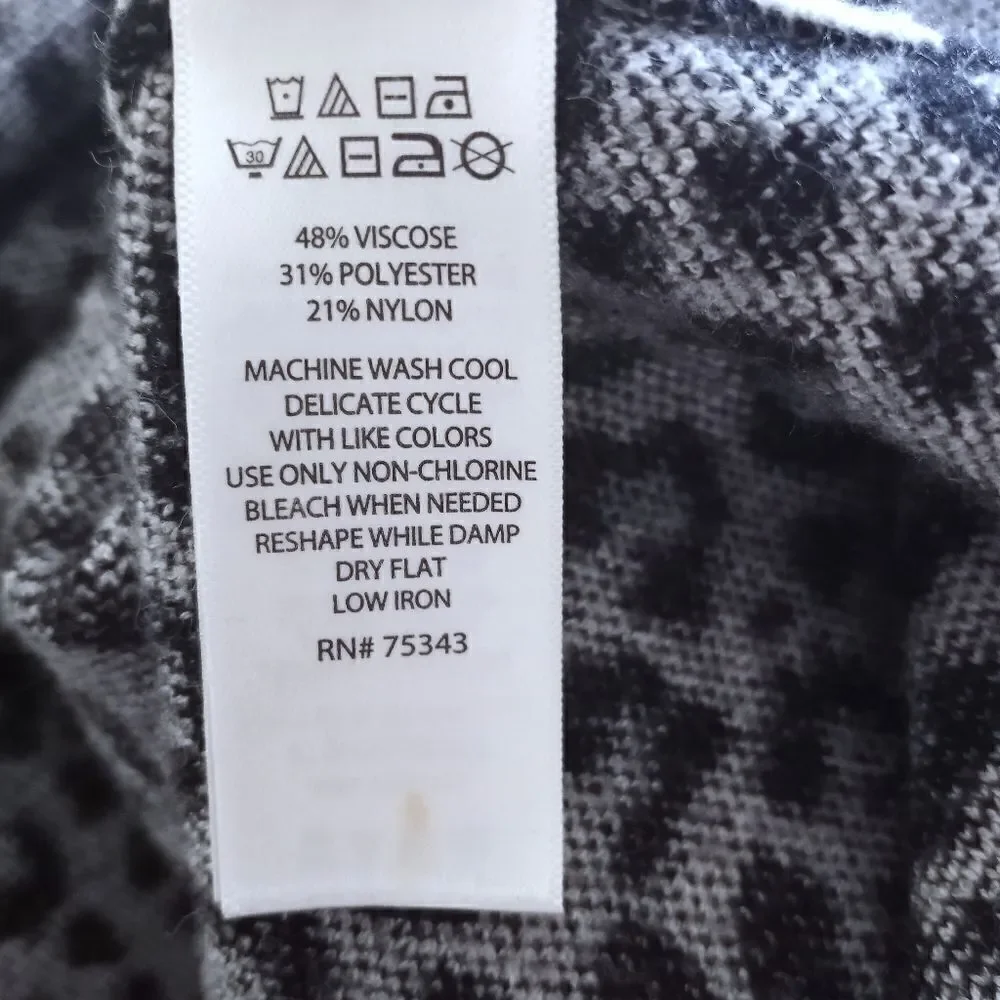 CYNTHIA ROWLEY BLACK WHITE ANIMAL PRINT 3/4 SLEEVE SWEATER PLUS SIZE 3X EUC.